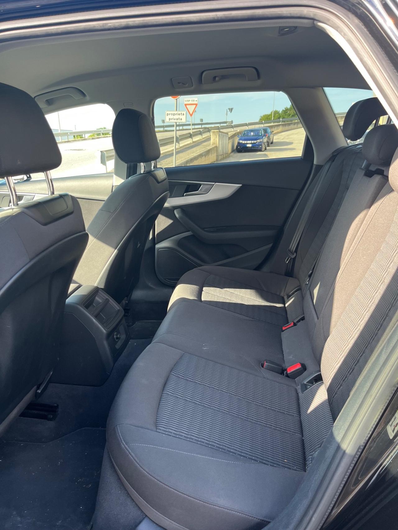 Audi A4 35 TDI S tronic line edition