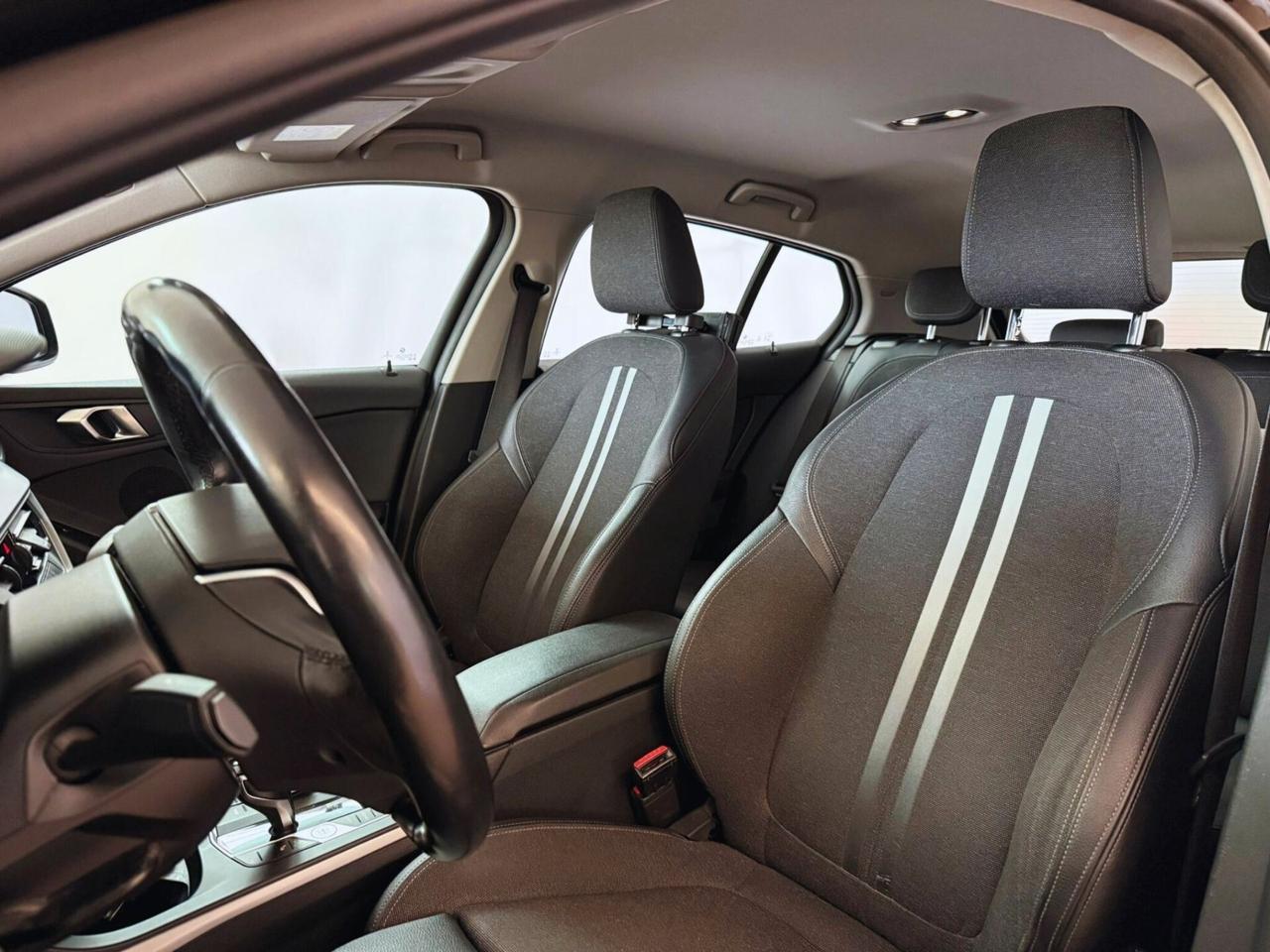 Bmw 118 118d 5p. Business Advantage