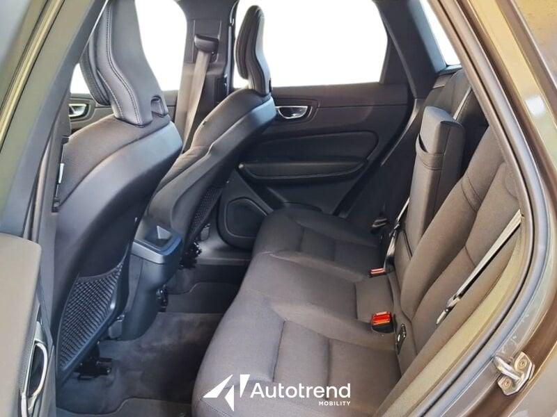 Volvo XC60 B4 197+14 CV AWD Automatica Momentum Pro