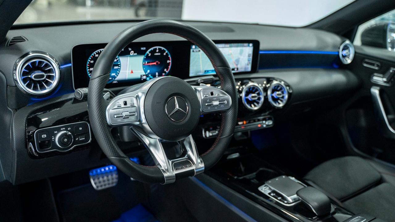 Mercedes-benz A 180 D PREMIUM PLUS AMG TETTO PACK LUCI MULTIBEAM FULL OPTIONAL
