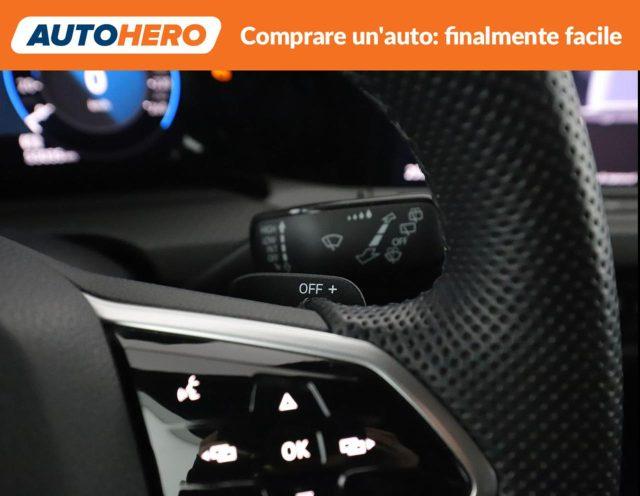 VOLKSWAGEN Golf Variant 1.5 eTSI EVO ACT DSG R-Line