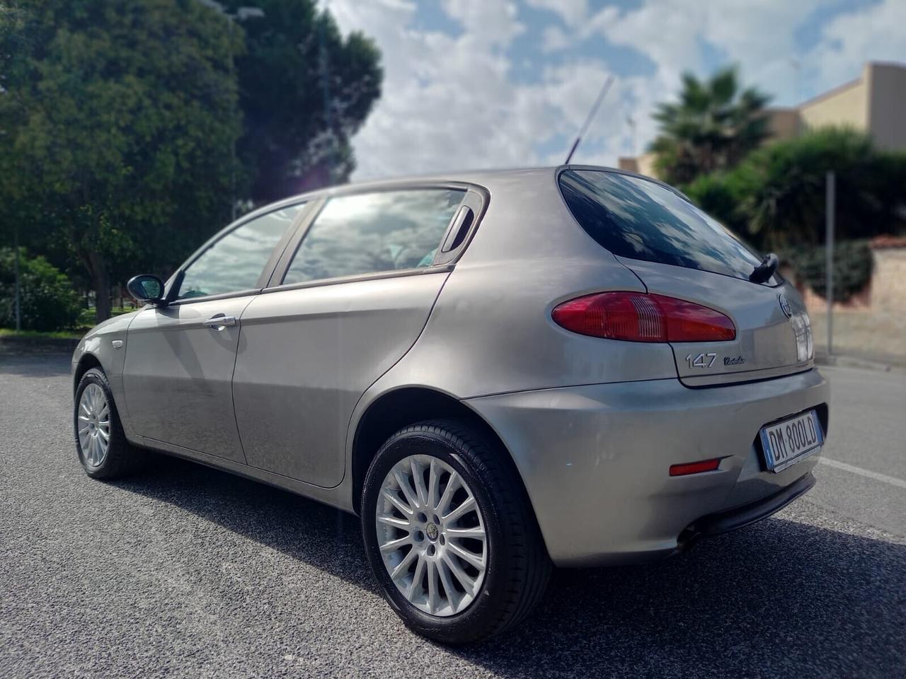 Alfa Romeo 147 1.9 JTDm 120cv UNIPRO Book Service