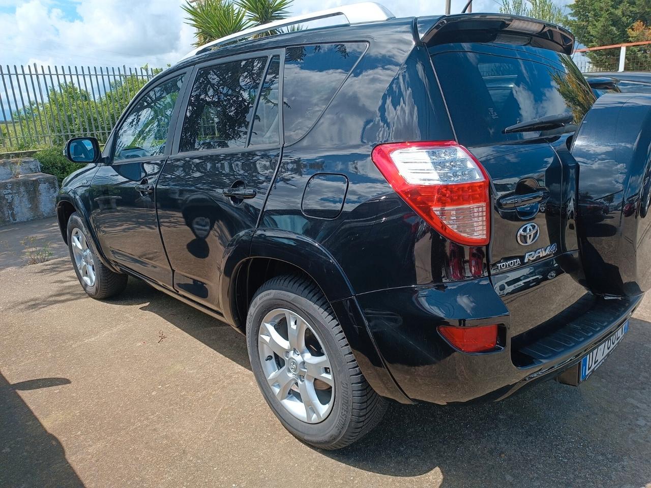 Toyota RAV 4 RAV4 Crossover 2.2 D-Cat 177 CV Luxury