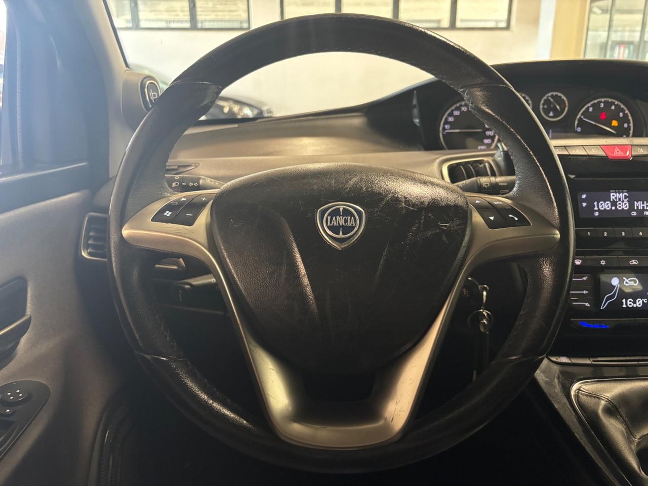 Lancia Ypsilon 1.2 BENZINA 69 CV Platinum |OK NEOPATENTATI |