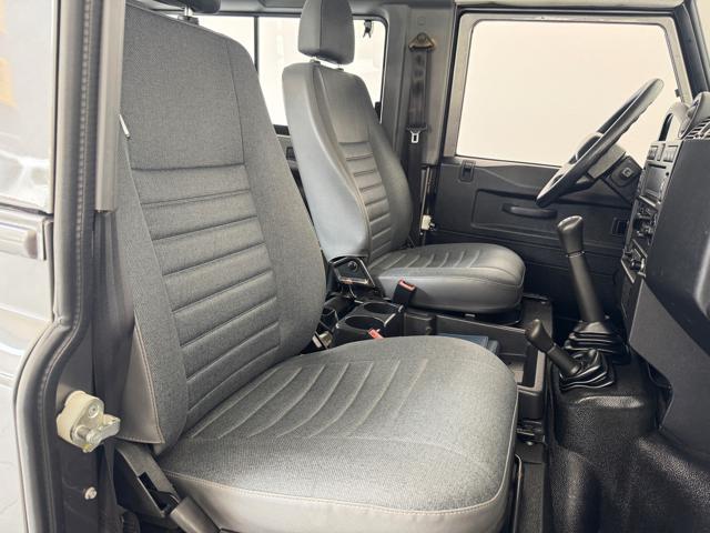 LAND ROVER Defender 2.4
