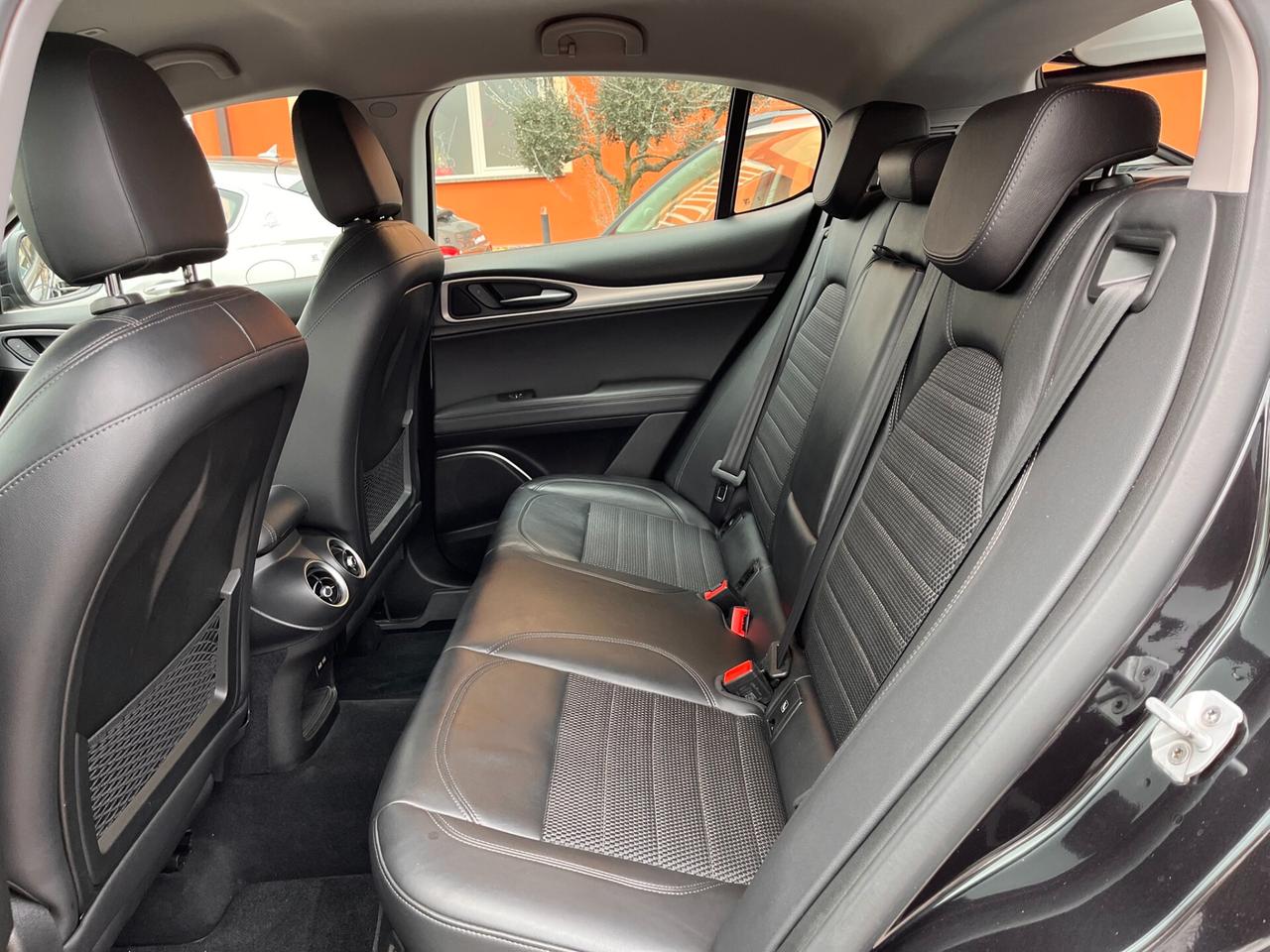 Alfa Romeo Stelvio 2.2 Turbodiesel 210 CV AT8 Q4