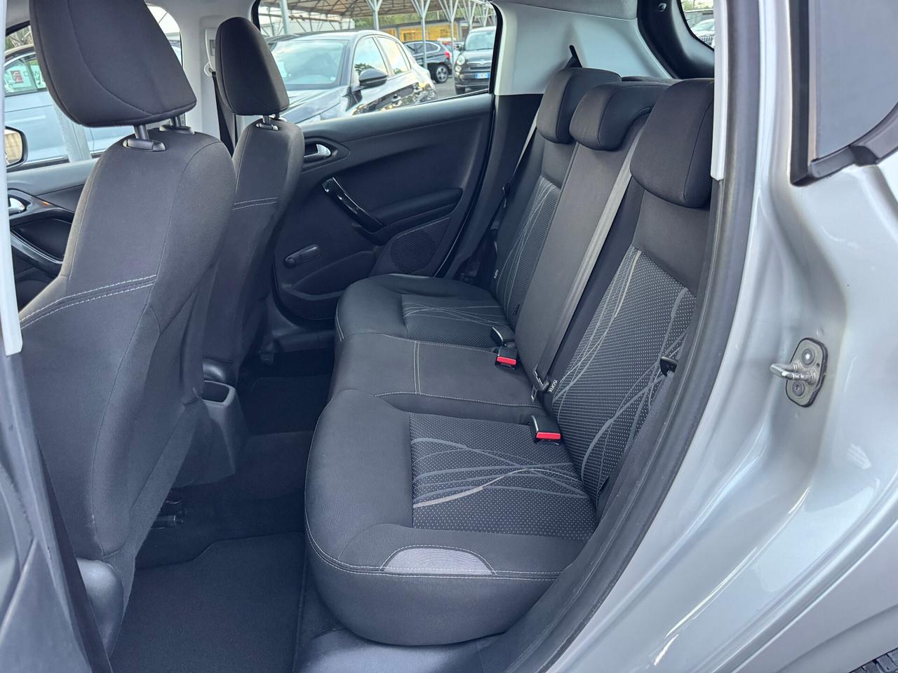 Peugeot 208 1.4 HDi 68 CV 5 porte Active