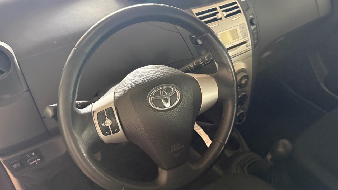 Toyota Yaris 1.3 5 porte Sol