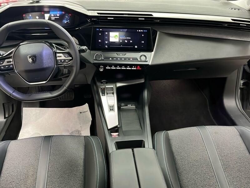 Peugeot 408 Allure Hybrid 136 e-DSC6 aut.