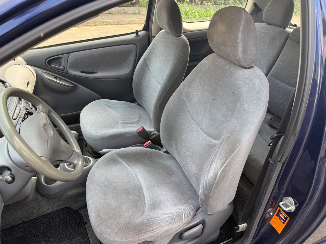 Toyota Yaris 1.0i 16V cat 3 porte