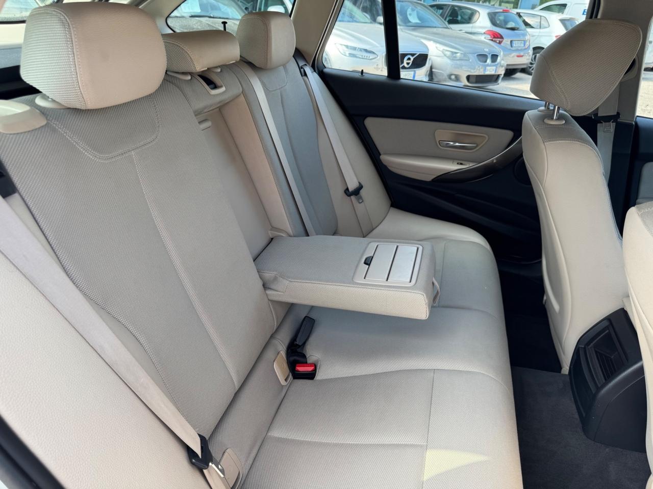 Bmw 320d 116cv Touring Modern NEOPATENTATI