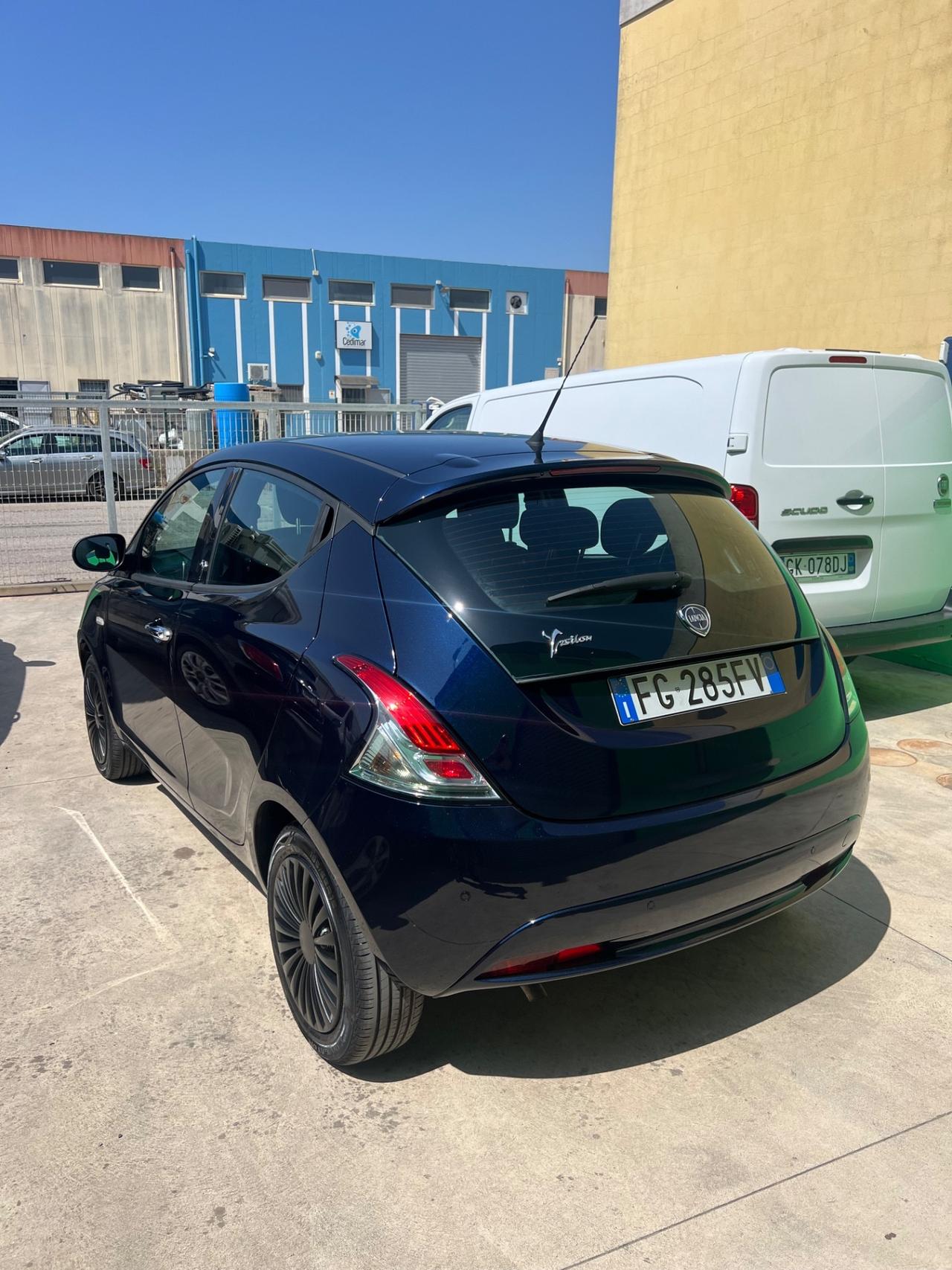 Lancia Ypsilon 1.2 69 CV 5 porte S&S Gold