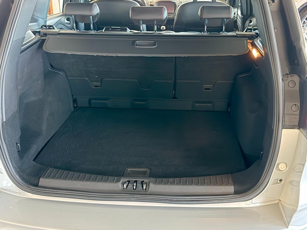 Ford Kuga 2WD 2.0 TDCI 120 cv. ST LINE