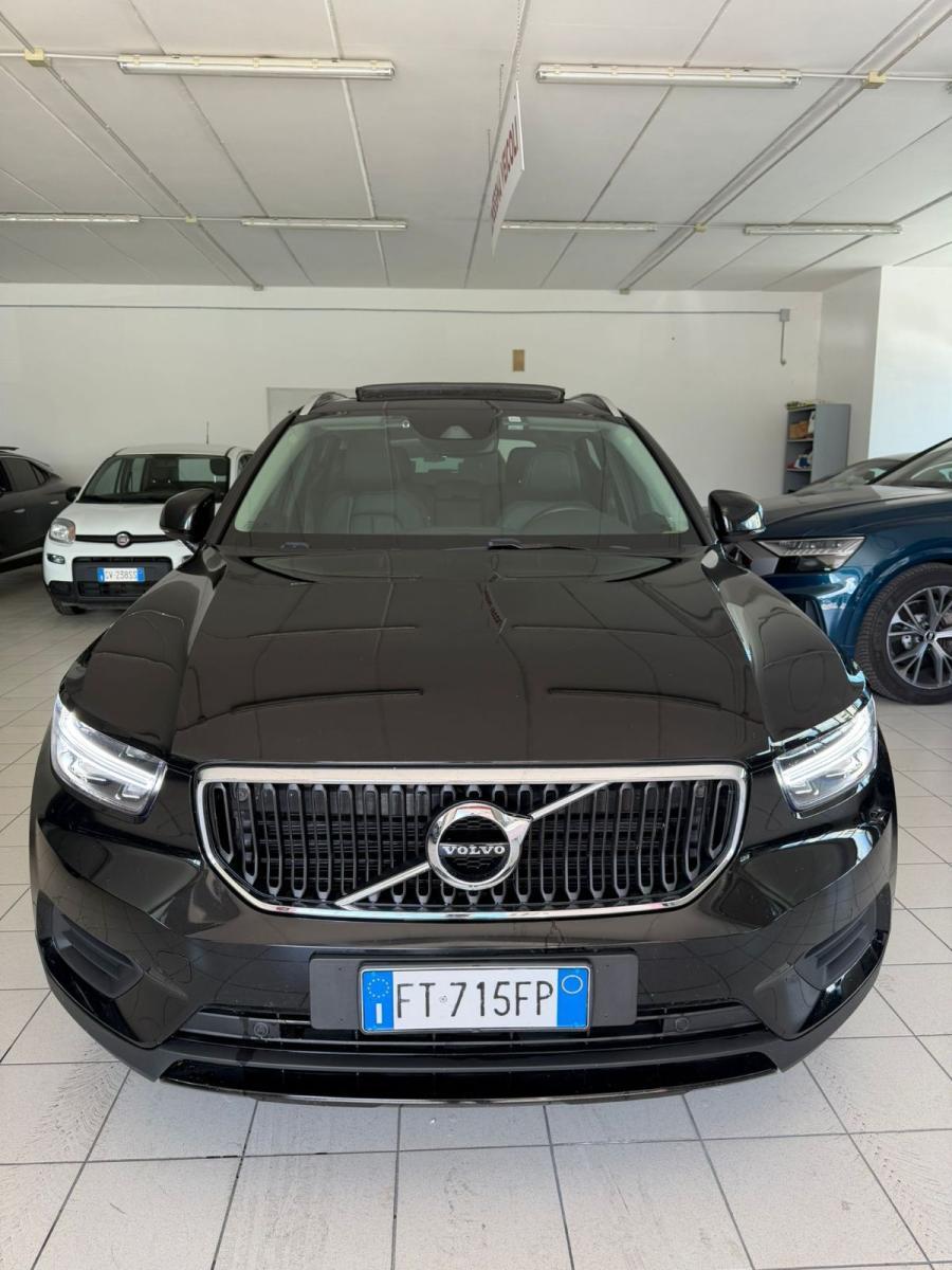 VOLVO - XC40 - D4 AWD Geartronic Momentum