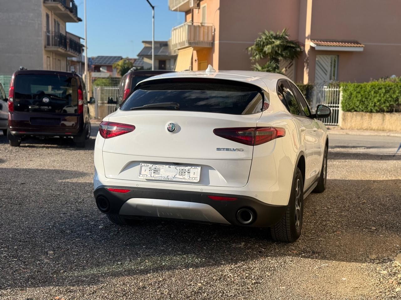 Alfa Romeo Stelvio 2.2 Turbodiesel 160 CV AT8 RWD Business