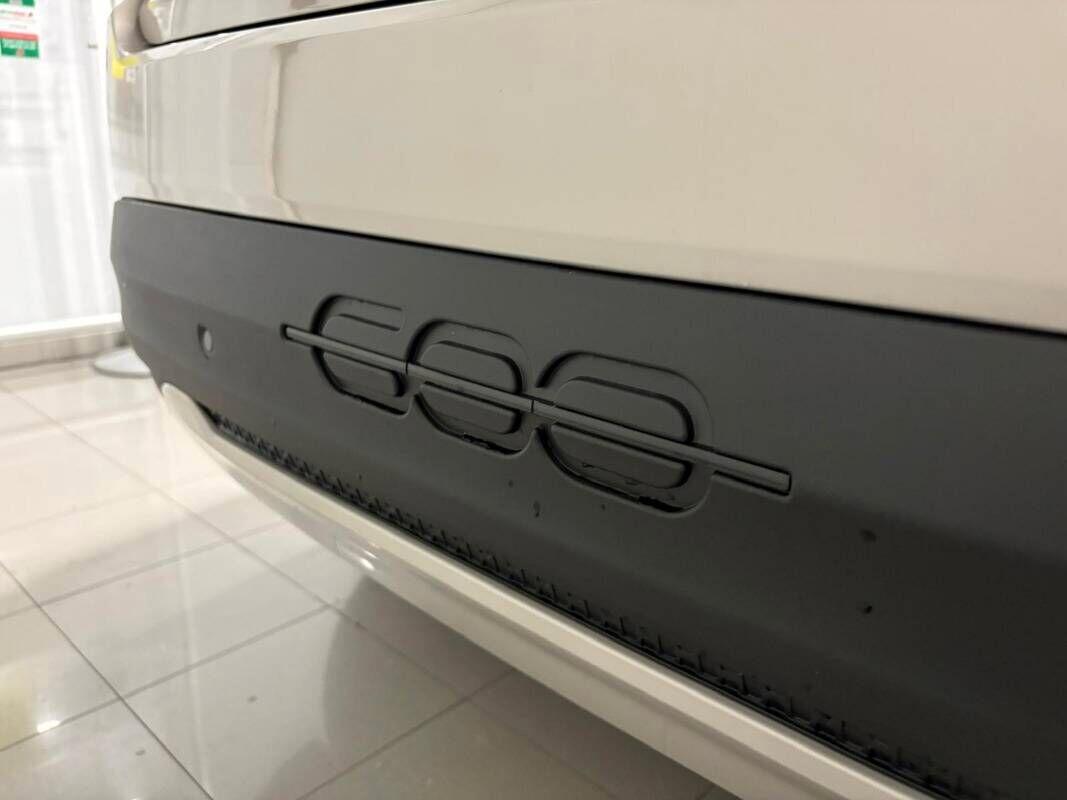 Fiat 600 1.2 hybrid 110cv auto