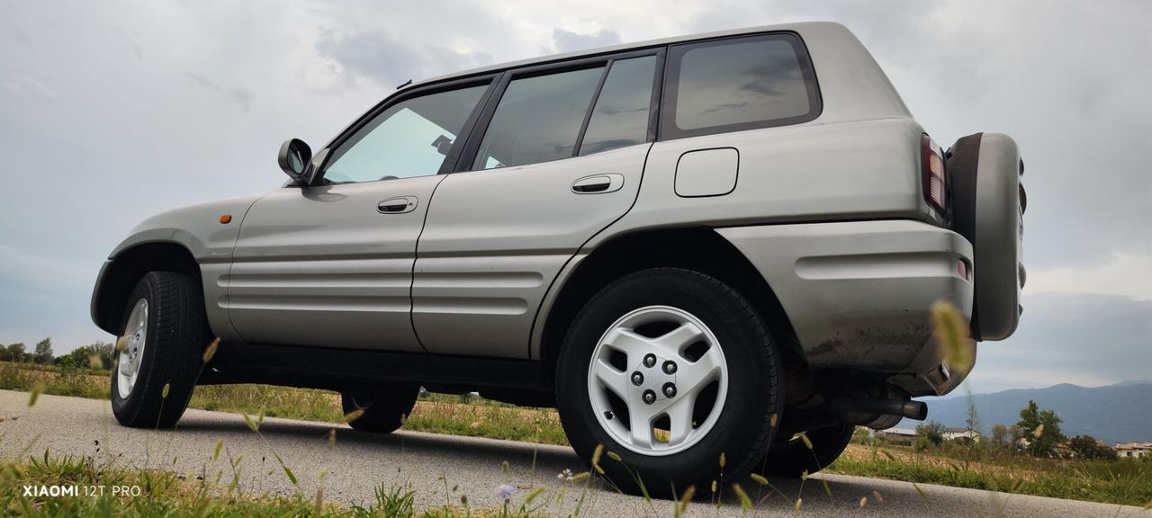 Toyota RAV 4 2.000cc (IMPIANTO METANO)