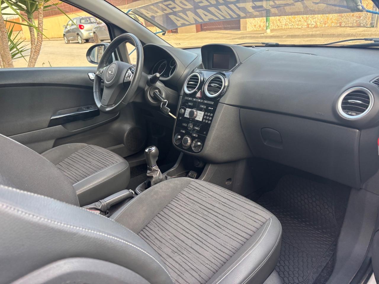Opel Corsa 1.2 85CV 3 porte GPL-TECH b-color