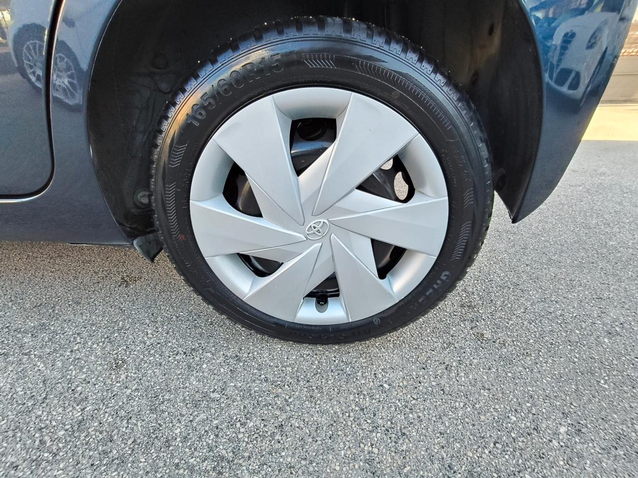 Toyota Aygo Connect 1.0 VVT-i 72 CV 5 porte x-play