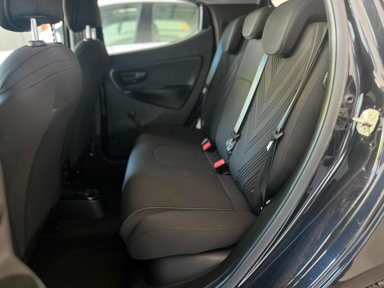 LANCIA YPSILON 1.0 FIREFLY 5 porte Hybrid *GOLD* 2/2023 37MILAKM