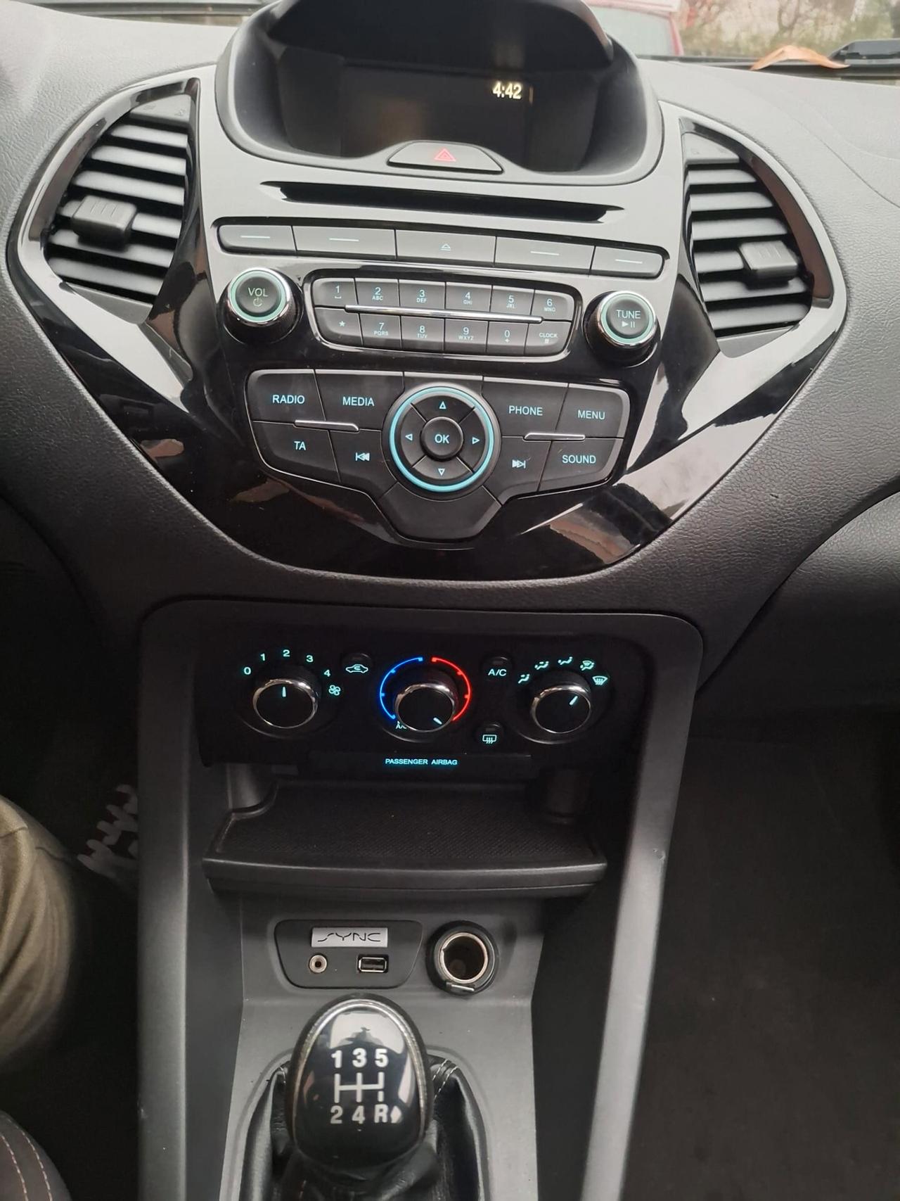 Ford Ka 1.2 Ti-VCT 85 CV Ultimate Color