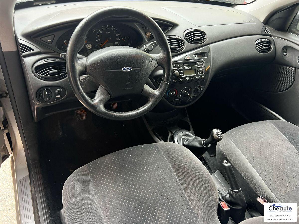 FORD - Focus - 1.6i 16V 5p. Ambiente