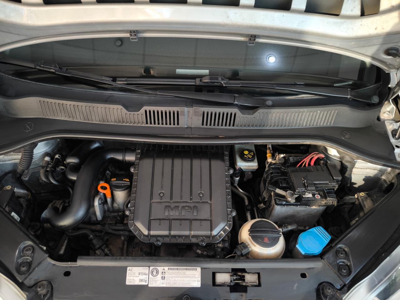 Volkswagen up! 1.0 75 CV 3p. high