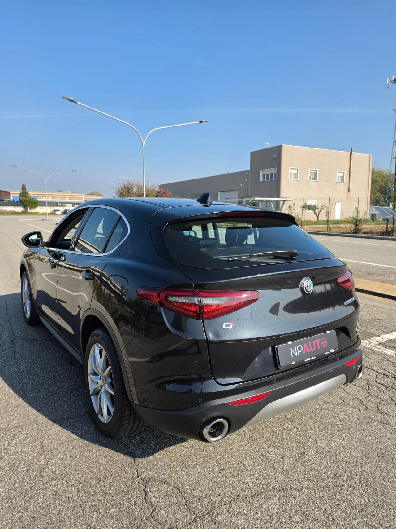Alfa Romeo Stelvio q4 executive