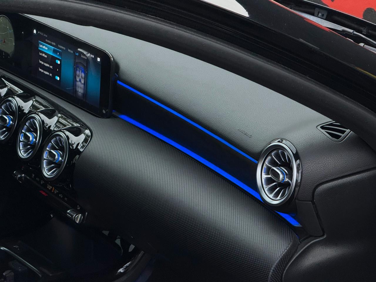 Mercedes-Benz A 180 d Premium AMG TETTO