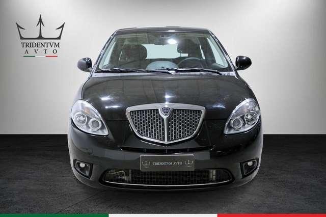 Lancia Ypsilon 1.2 8v Unyca