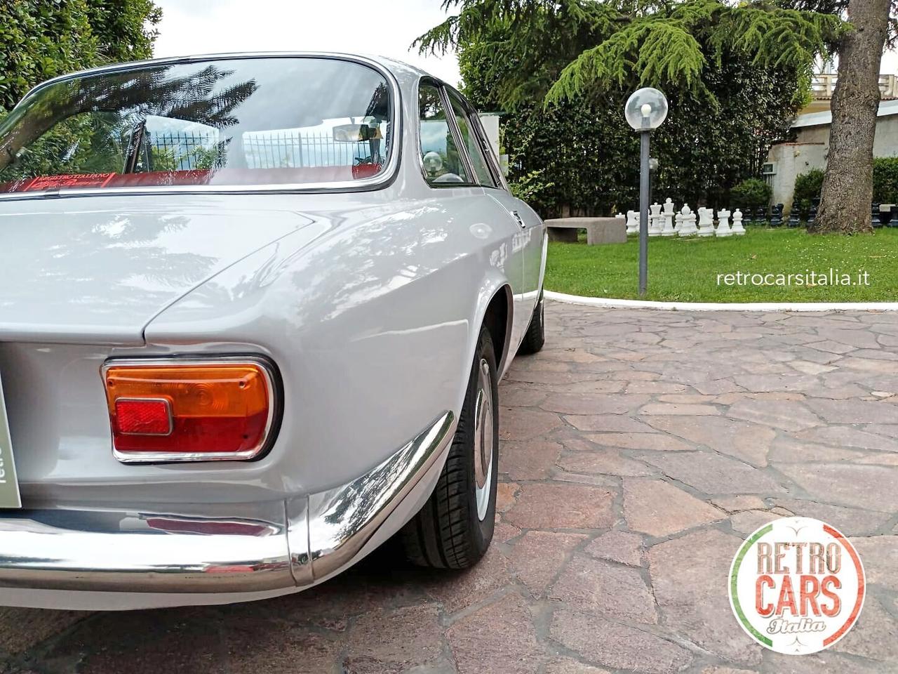 Alfa Romeo Giulia GT 1300 Junior - Scalino