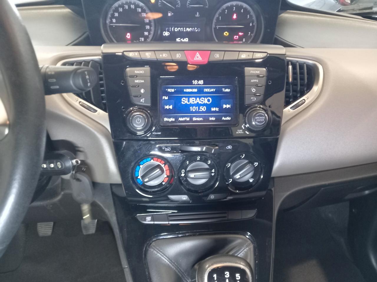 Lancia Ypsilon 1.2 69 CV 5 porte 77000 km Neopatentati