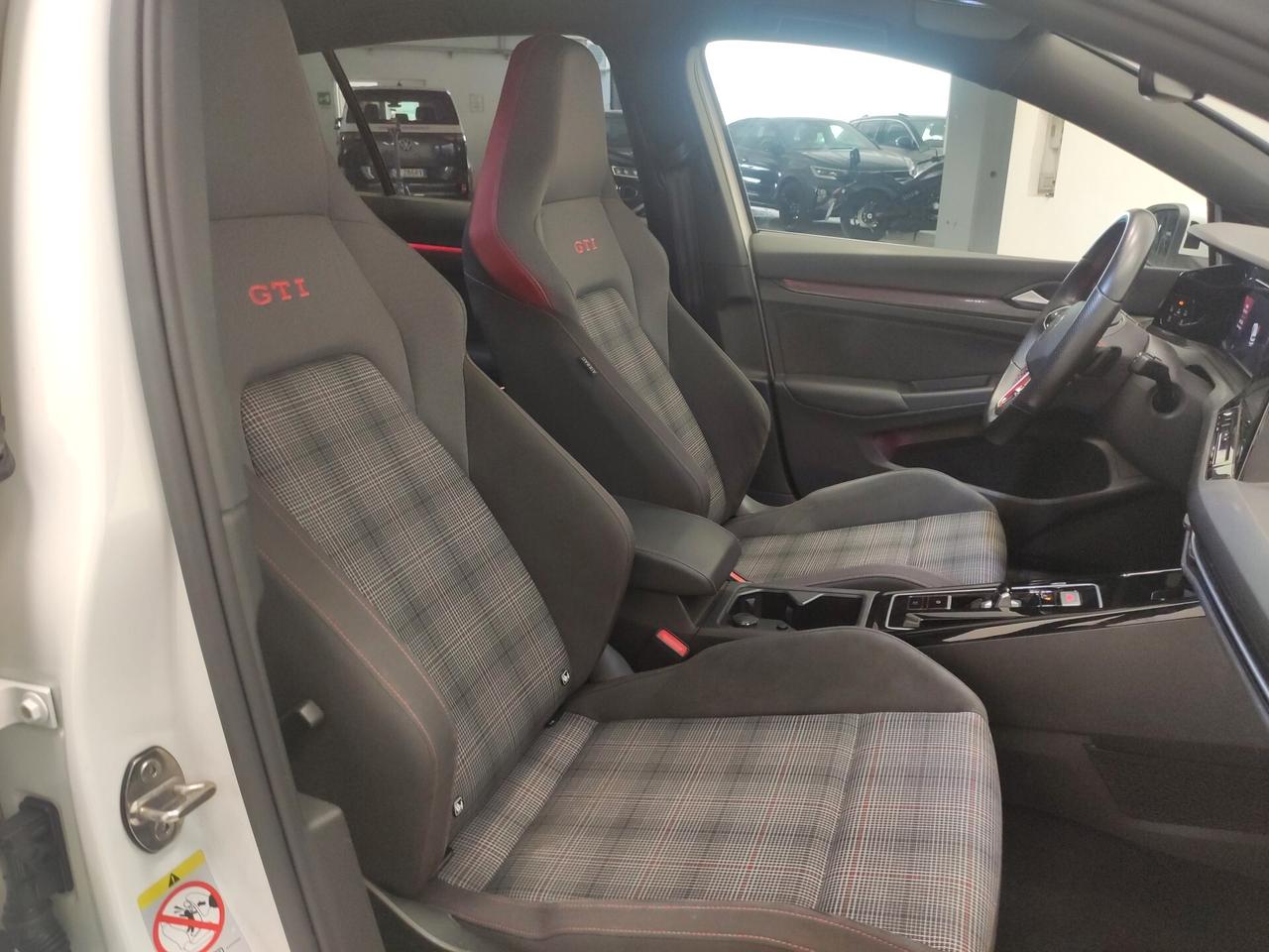 Volkswagen Golf GTI 2.0 TSI DSG