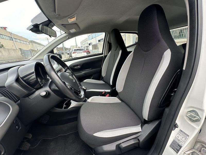 Toyota Aygo 1.0 VVT-i x-cool 5p. 69cv