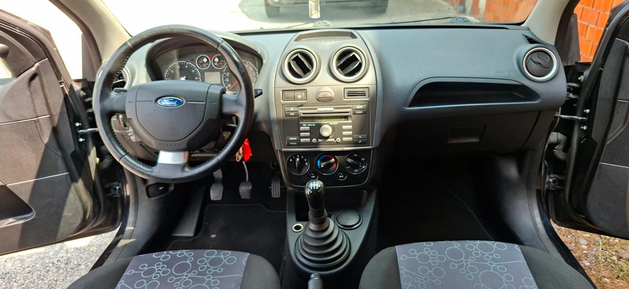 FIESTA 5 PORTE GHIA IDEALE PER NEOPATENTATI
