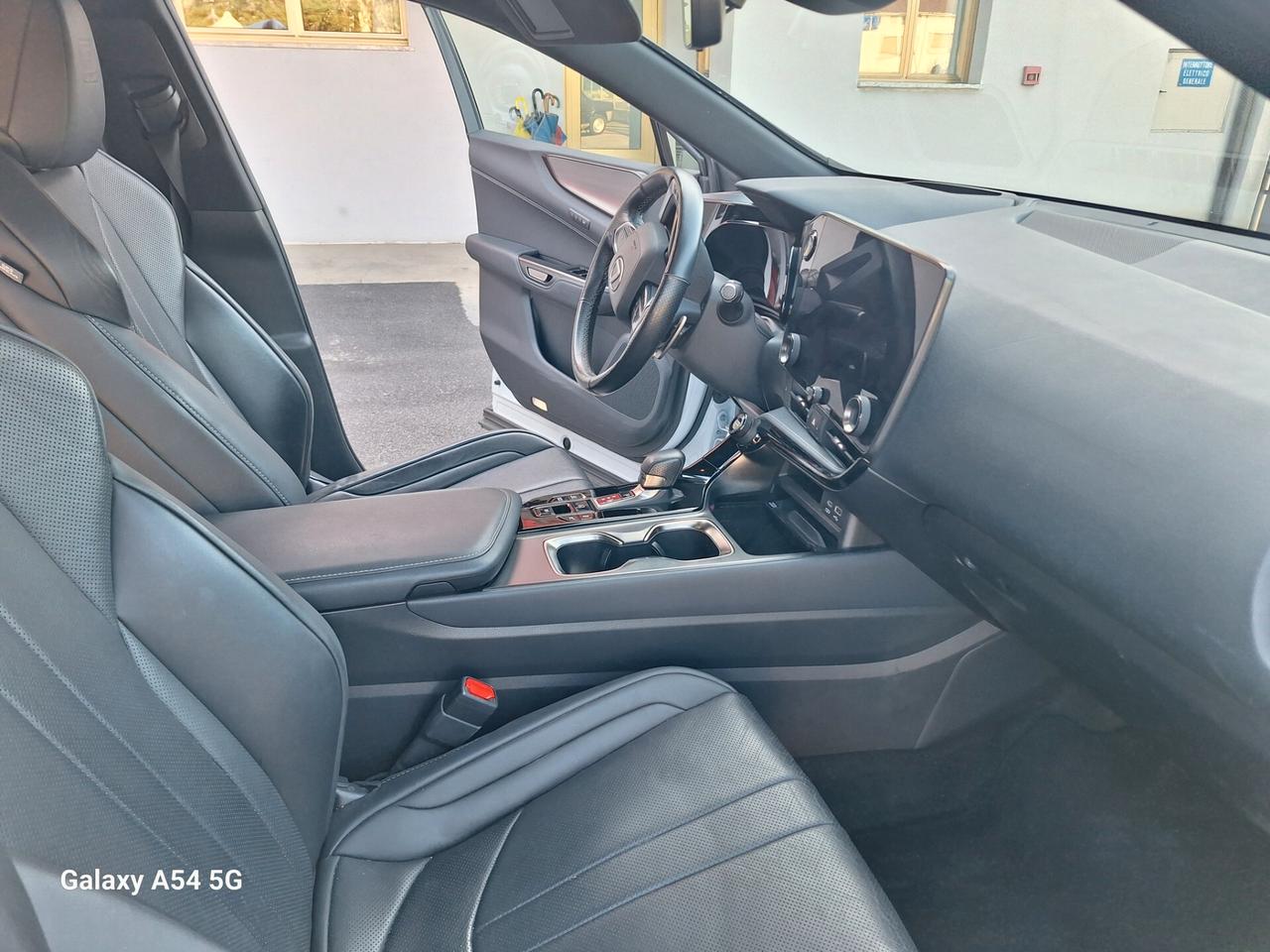 Lexus NX 450h Plug-in 4WD F-Sport