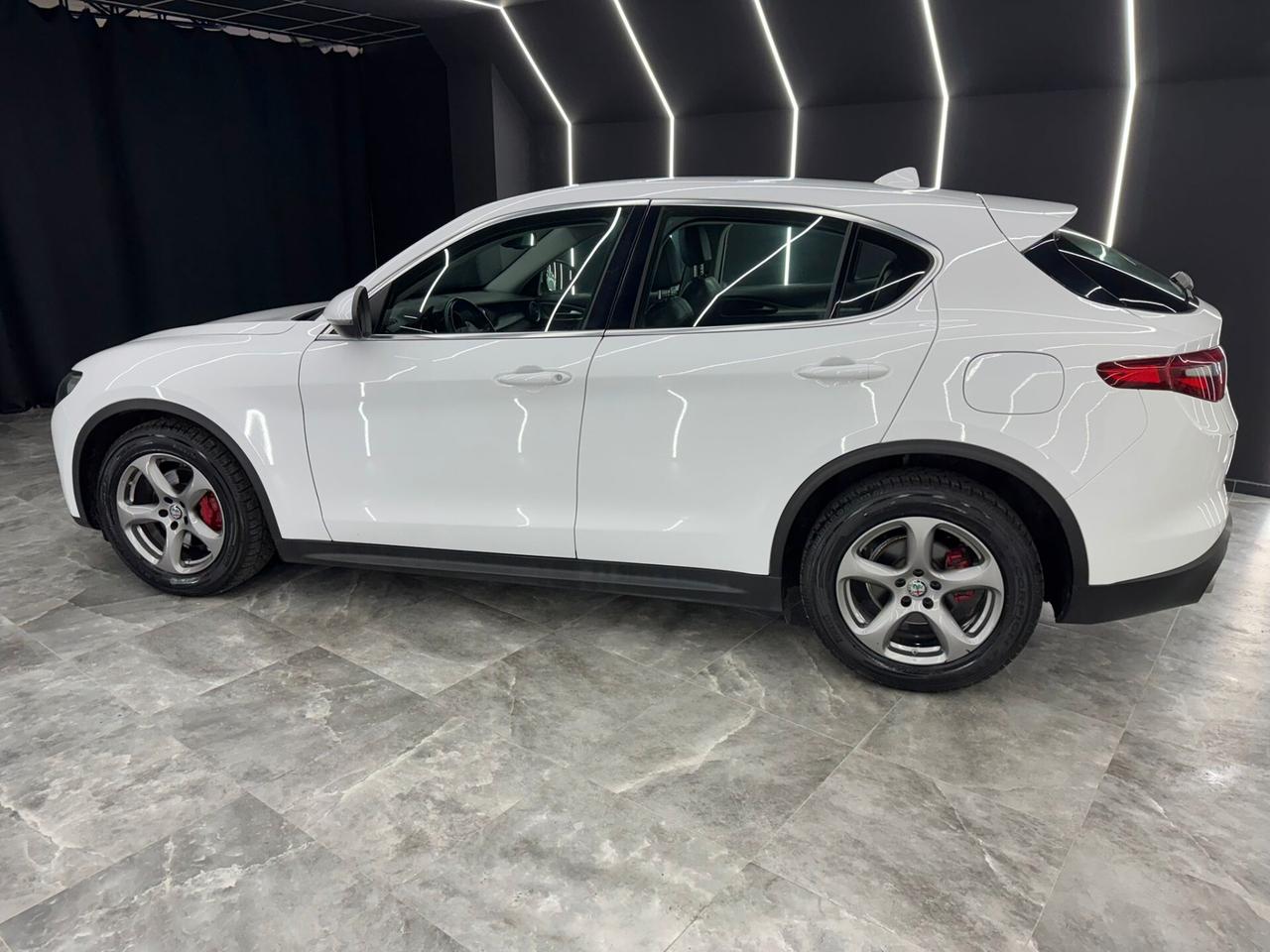 Alfa Romeo Stelvio 2.2 Turbodiesel 180 CV AT8 RWD Super
