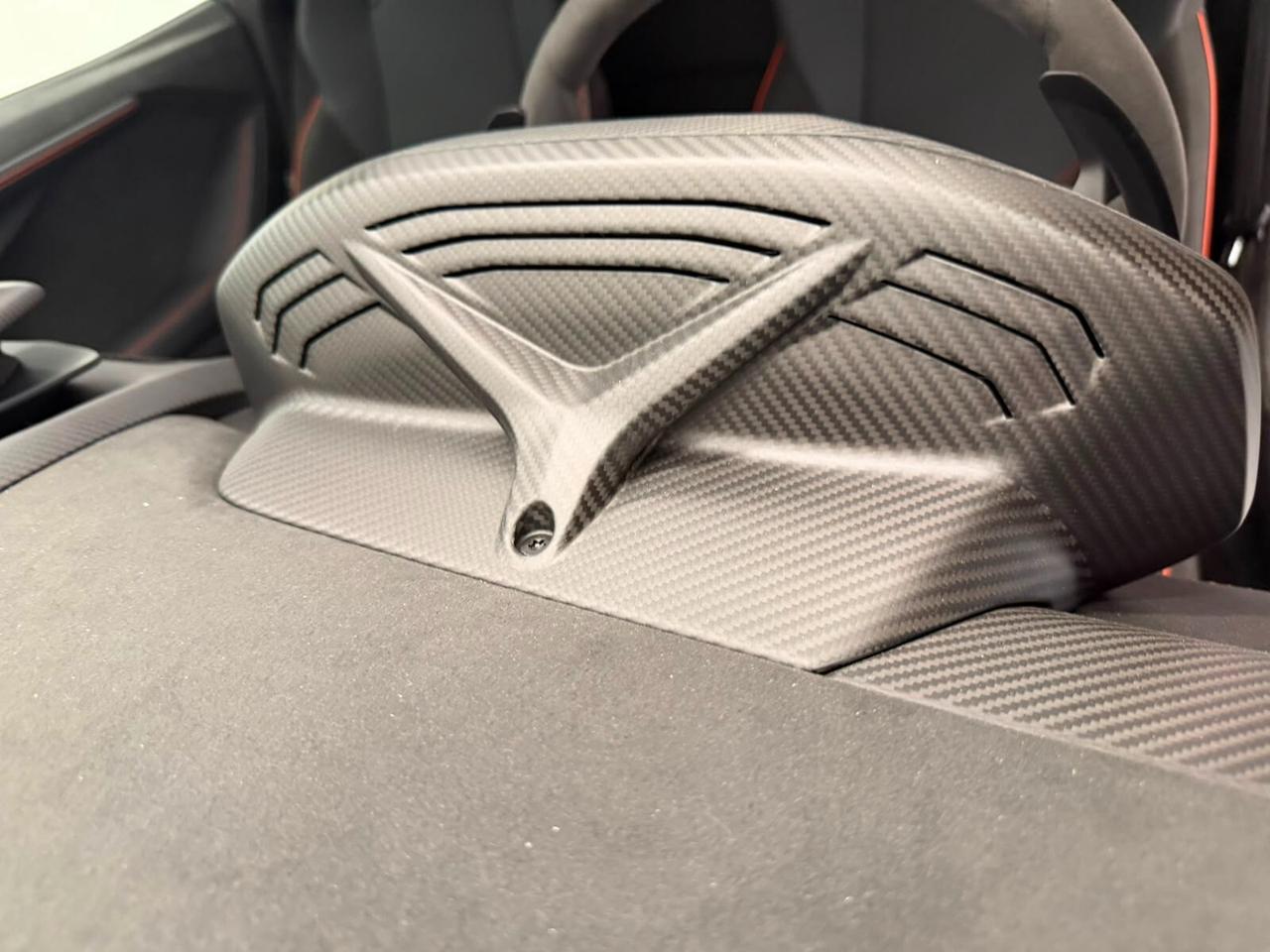 Lamborghini Revuelto Carbon