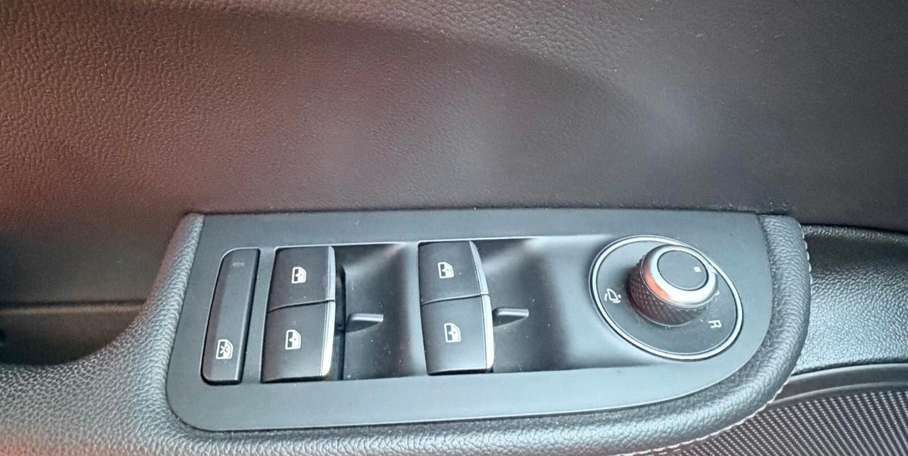 Alfa Romeo Giulia 2.2 Turbodiesel 210 CV AT8 AWD Q4 Veloce