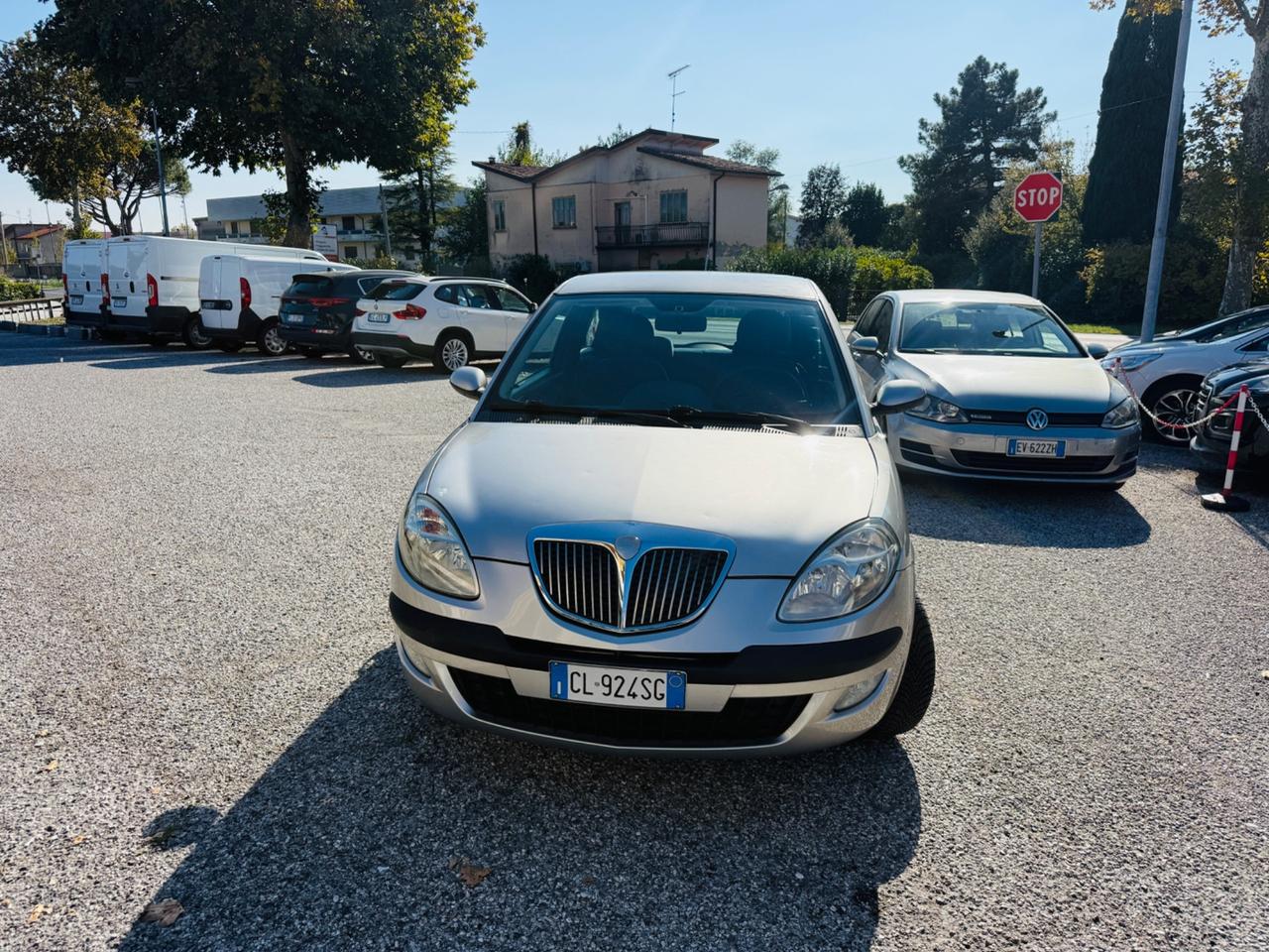 Lancia Ypsilon 1.2 8v Argento