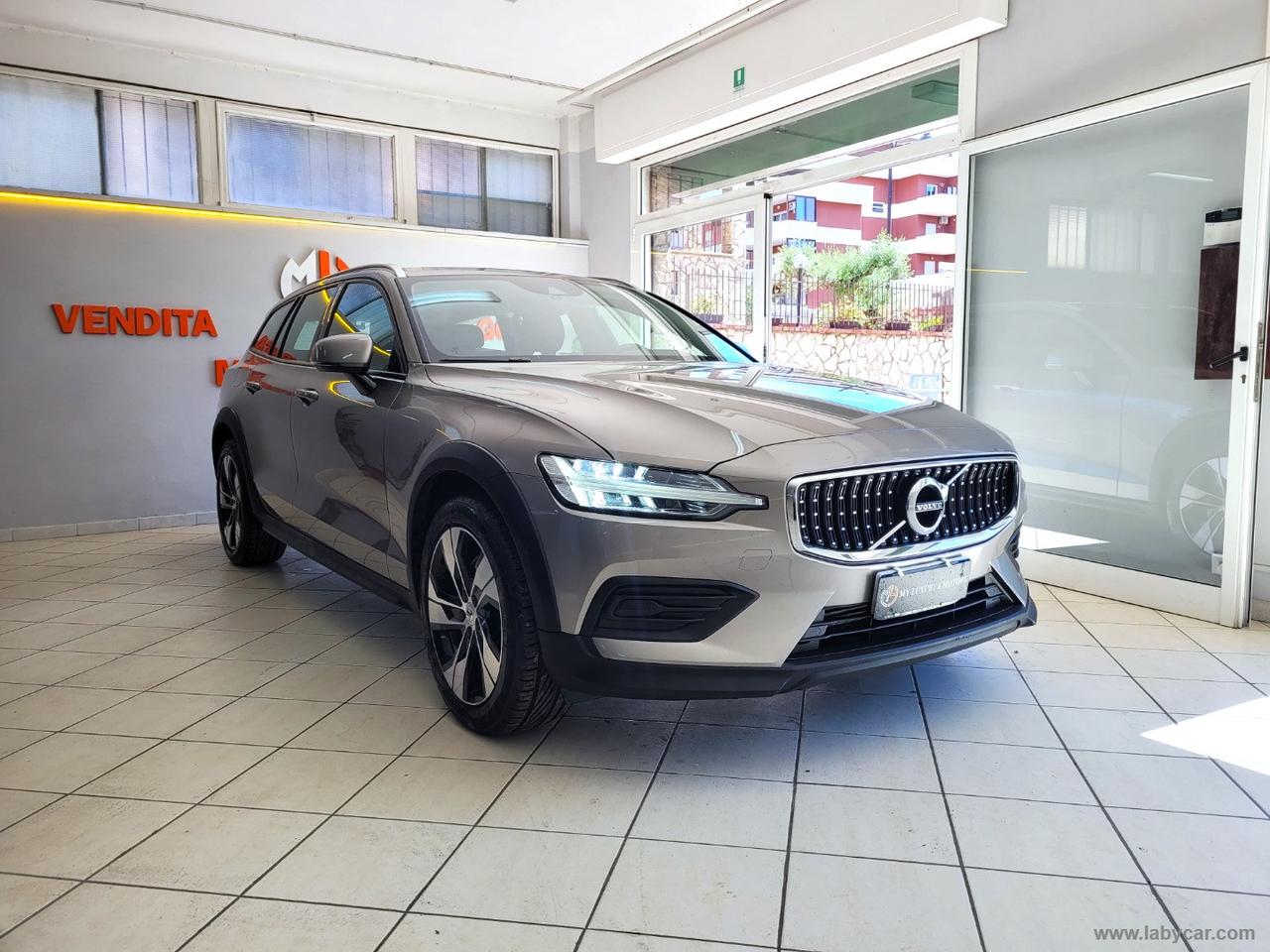 VOLVO V60 Cross Country D4 AWD Geartr. BUSINESS PLUS UNIPRO*CERT