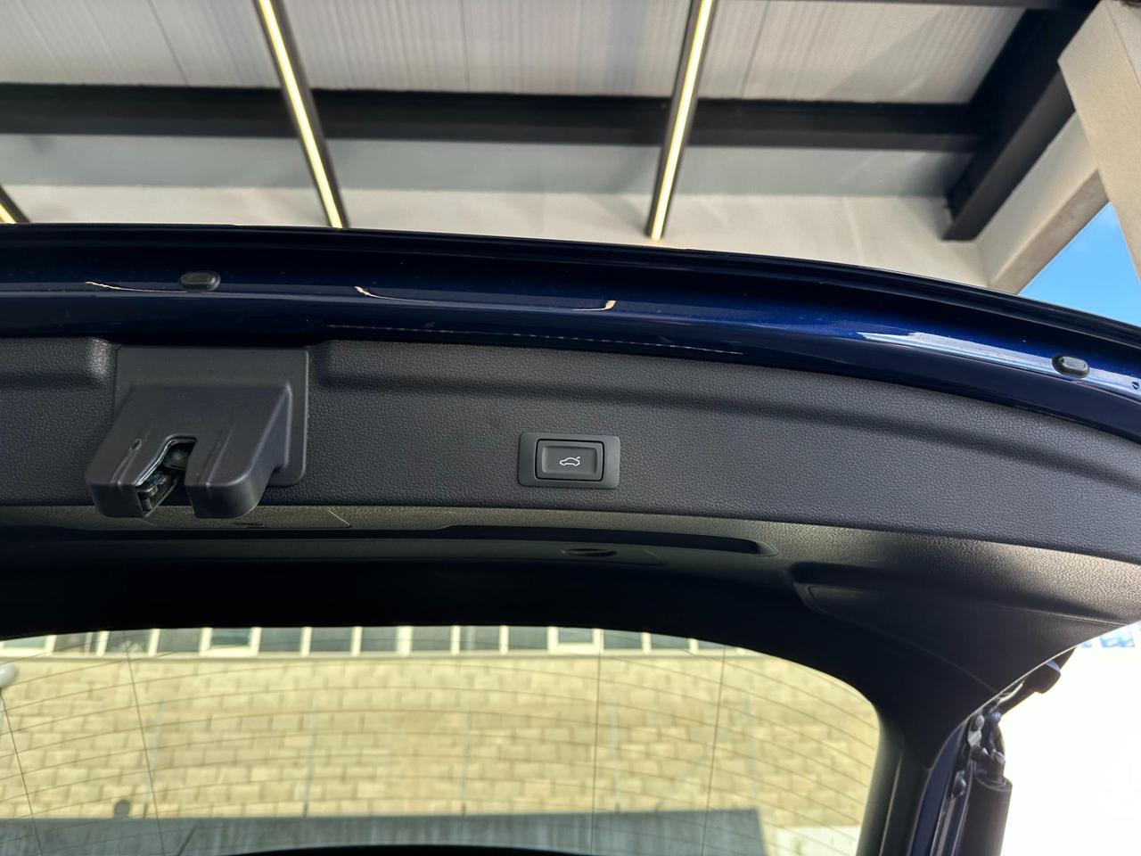 Audi Q3 Sportback 35 2.0 tdi Identity Black s-tronic