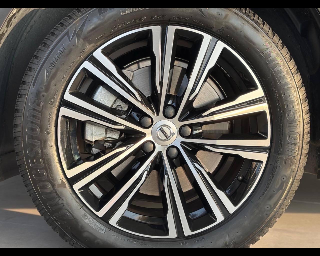 VOLVO XC60 B4 (d) INSCRIPTION AWD AUTO