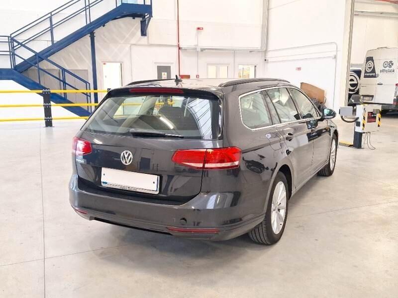 Volkswagen Passat Variant 2.0 TDI DSG Business BlueMotion Tech IVA ESPOSTA