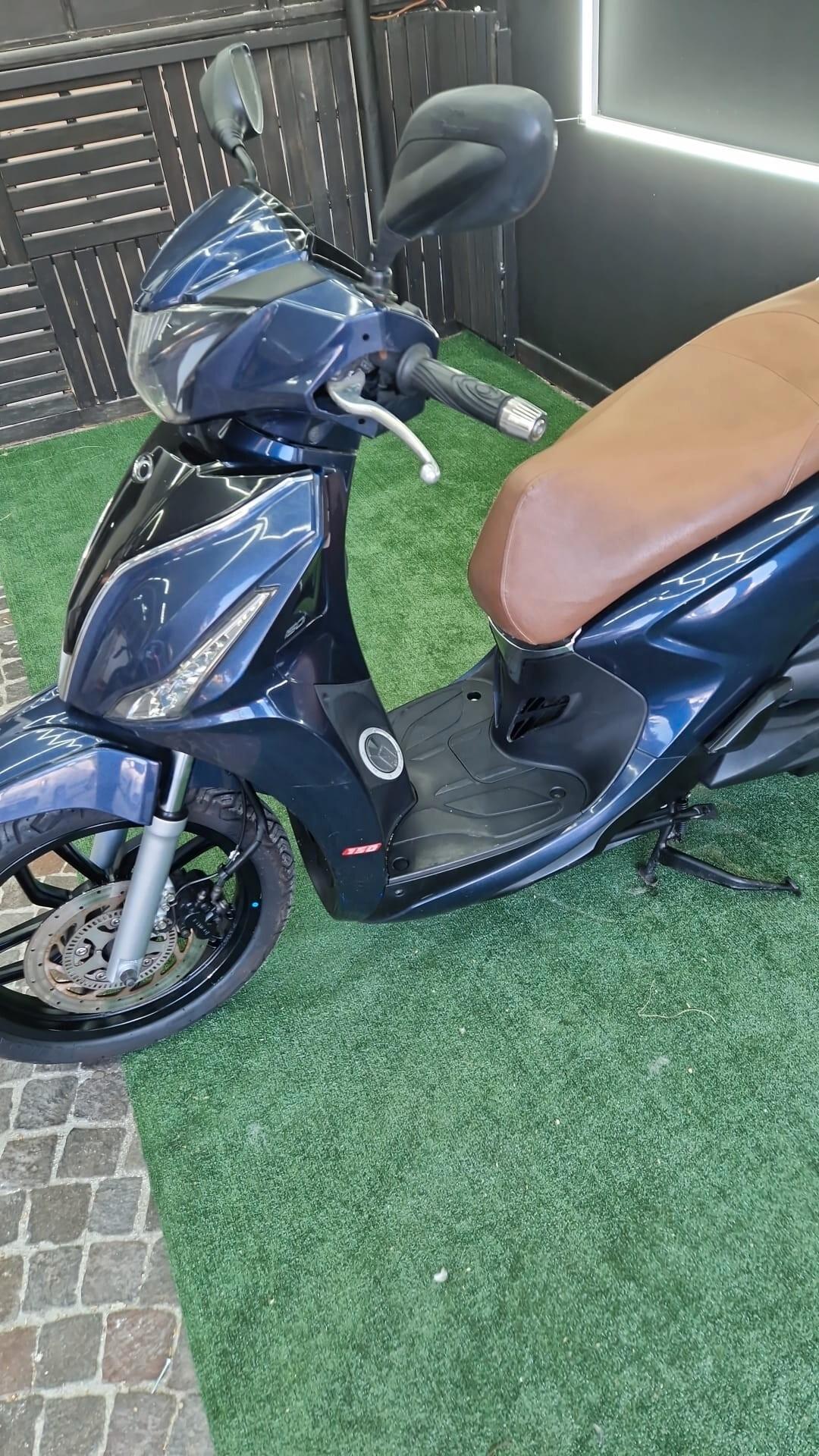 Kymco People 150
