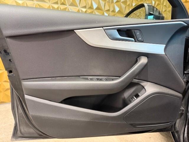 Audi A4 Avant 40 TDI quattro S tronic Business