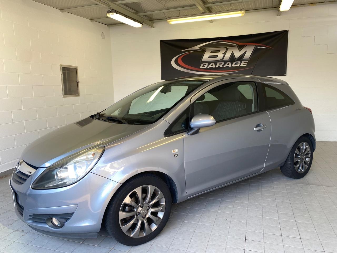 Opel Corsa 1.2 80CV 3 porte GPL-TECH Edition