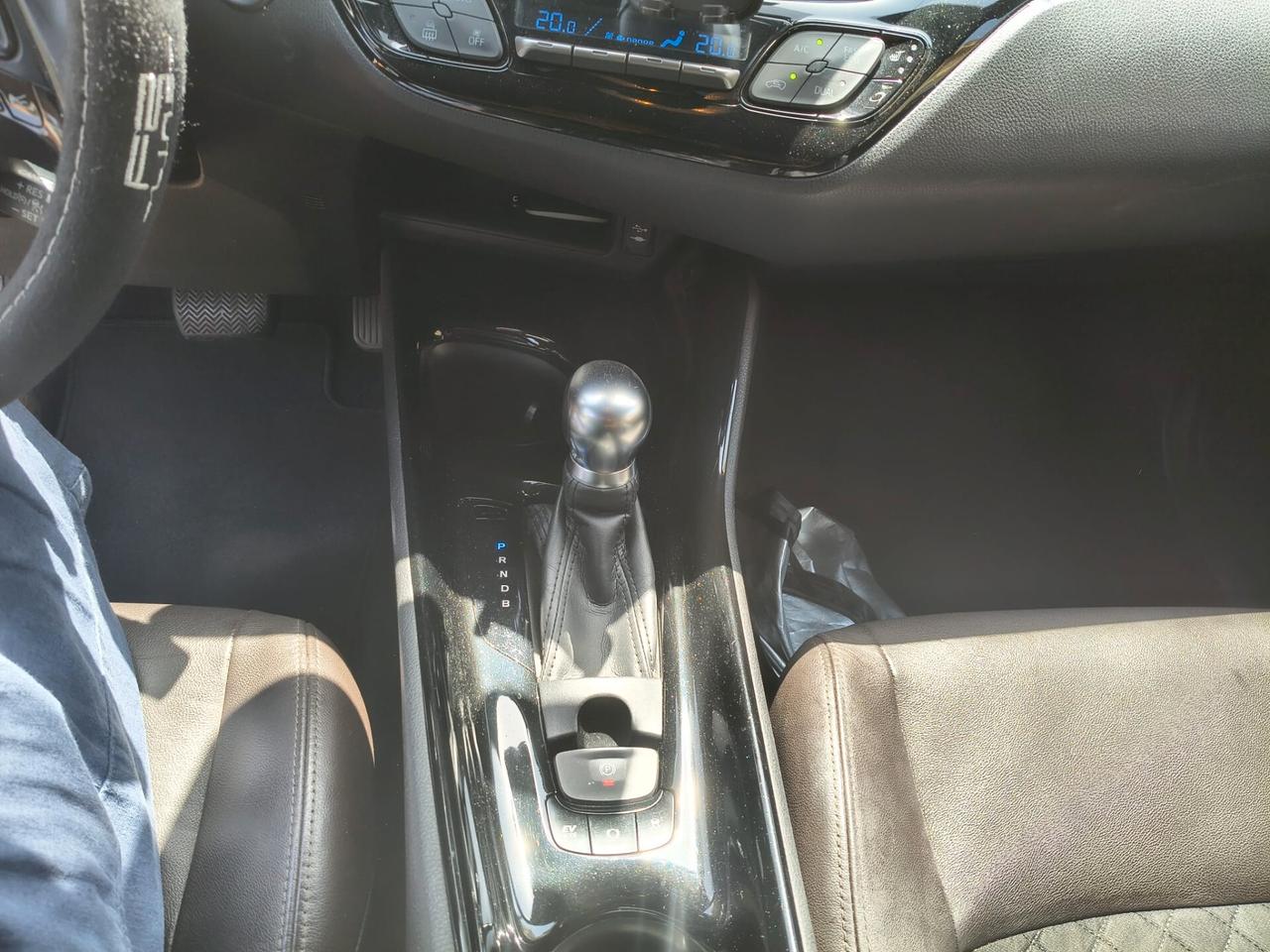Toyota C-HR 1.8 Hybrid E-CVT Lounge