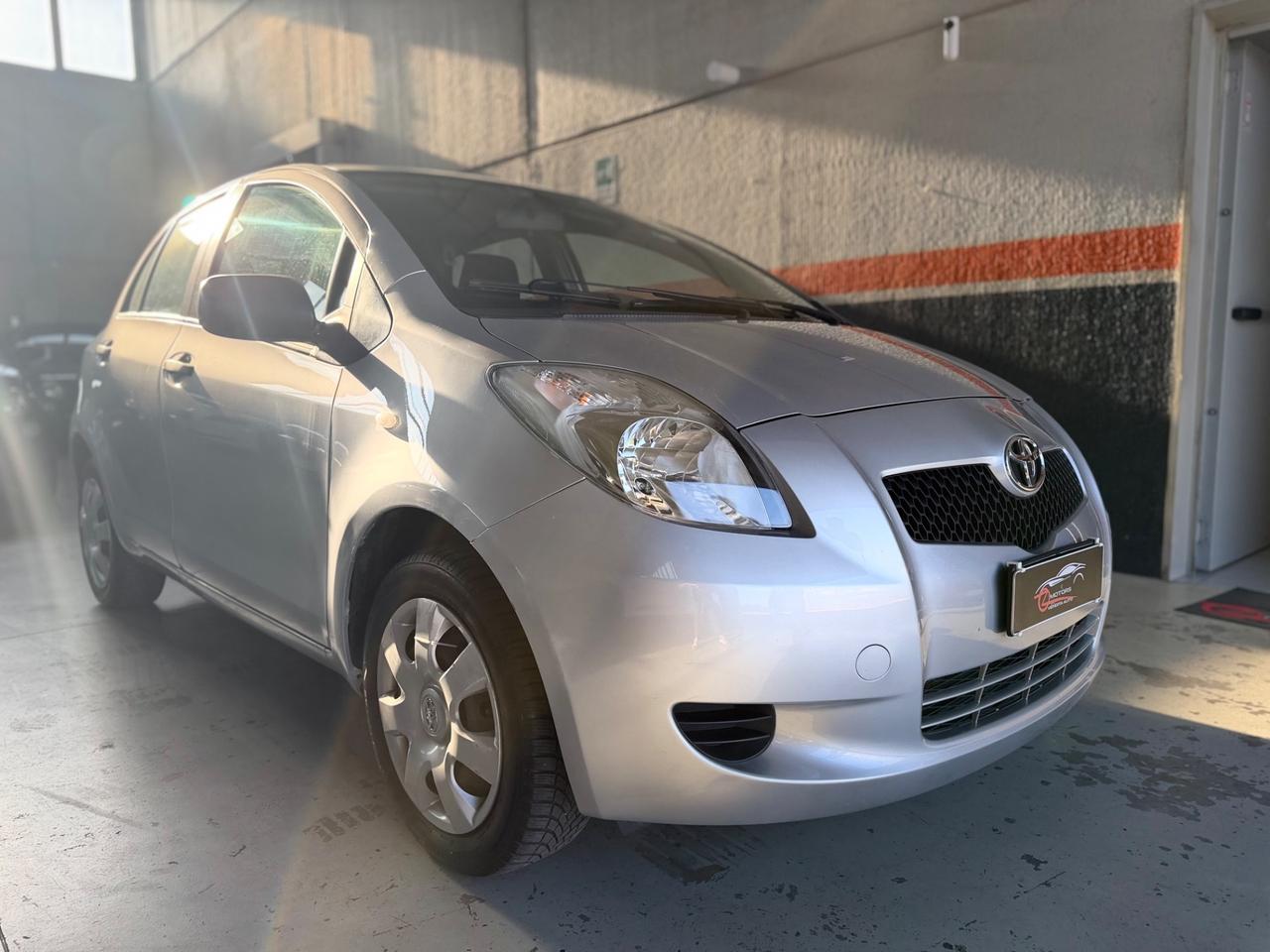 Toyota Yaris 1.0 5 porte Now NEOPATENTATI