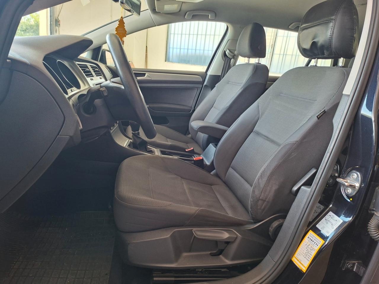 Volkswagen Golf 5P. 1.6 TDI / DA NEOPATENTATI / EURO 5B